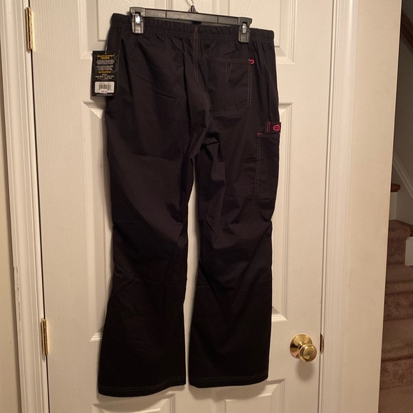 Brand New Scrub Set… - Picture 8 of 12